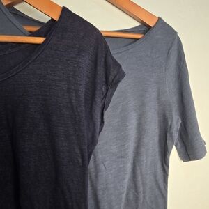 Lot of 2 LOFT Scoopneck T-shirts: Navy Linen & Slate Blue Cotton, Small, Layers
